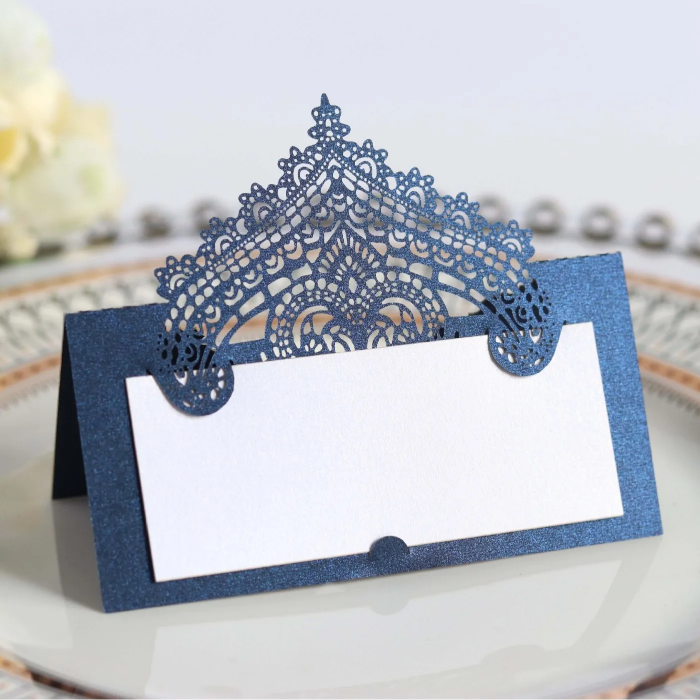 cartao-de-nome-manuscrito-oco-do-laser-suporte-de-numero-de-mesa-decoracao-do-casamento-laco-do-festival