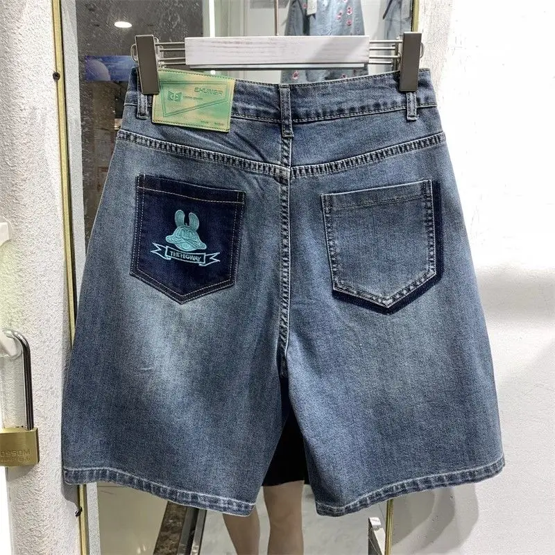 

High-waisted five-point denim shorts female 2024 summer new thin blue wide-leg slim fashion design straight pants. jeans