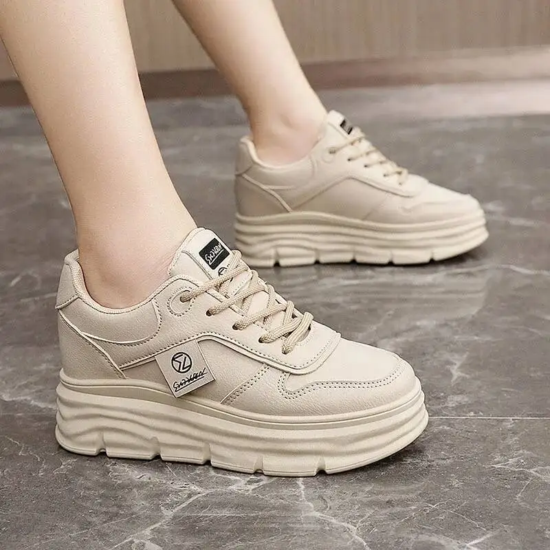 Moipheng Punk Street Fashion White القوطية نمط منصة عالية الكعب أحذية رياضية الفتيات تأثيري أسافين أحذية امرأة أحذية مصممين