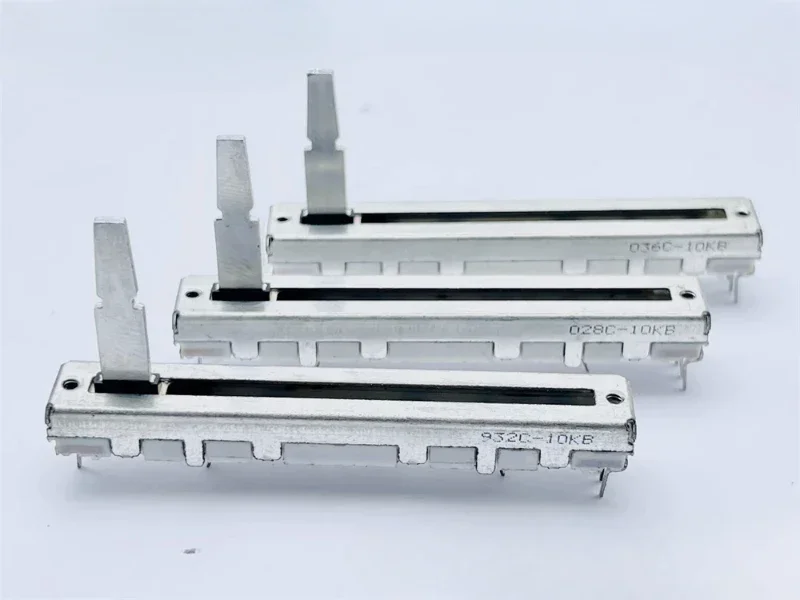 4 шт., однозвенный потенциометр прямого скольжения B10K Pioneer DCV1010, длина вала смесителя 20 мм 4 шт., однозвенный потенциометр прямого скольжения B10K Pioneer DCV1010, длина вала смесителя 20 мм