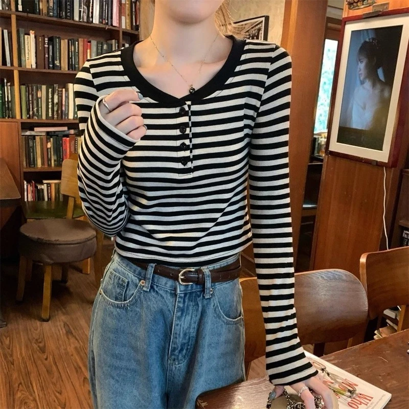 

Женская осенняя футболка в корейском стиле, с цветными блоками и полосками, круглый вырез, на пуговицах, с длинным рукавом, 100% чистый хлопок, приталенный крой, универсальный базовый топ