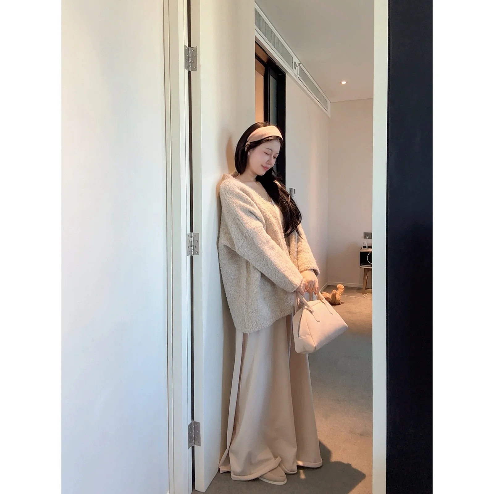 

Thiened Circle Yarn Sweater Coat Medium Length Lady's Belted Outerwear Commute Sle Nylon Fabric V-Ne Long Sve Coat