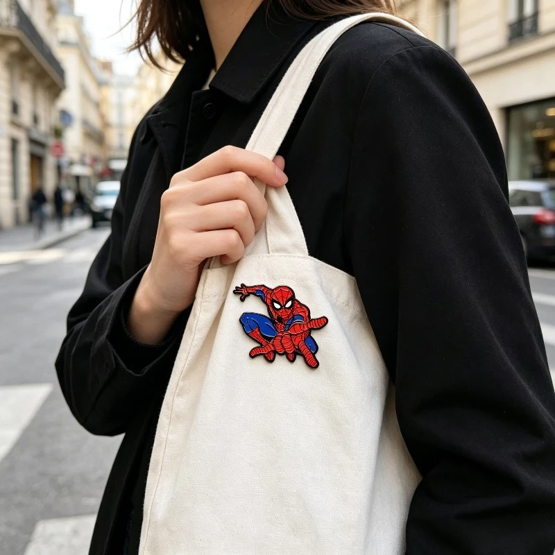 1pcs Cartoon Spider-Man Badge Super hero film and television peripheral badges Brooch Backpack Clothing Metal Backpack Clothes