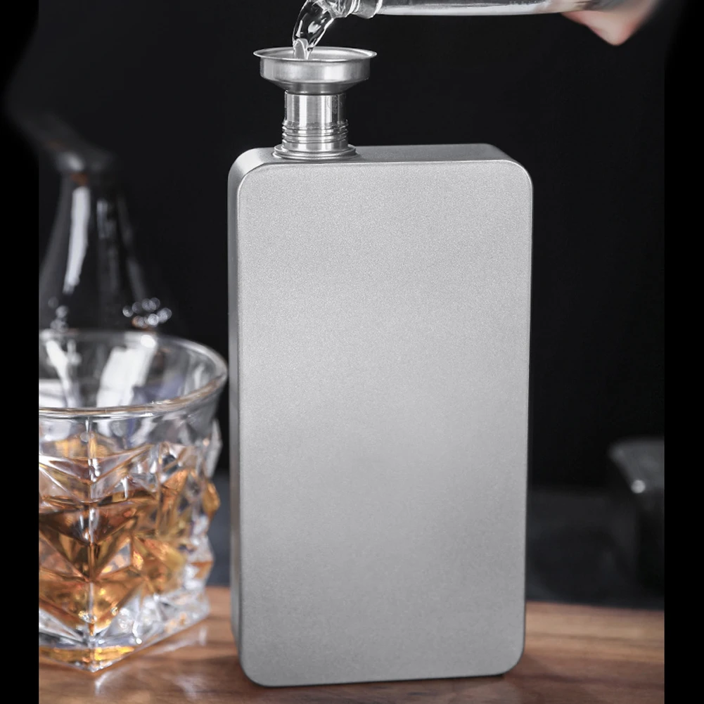 

Leakproof Whiskey Flask Pure Titanium Flask For Outdoor Exploration 187 X 90 X 30 Mm Uncoated Metal Body Rust Resistant Material