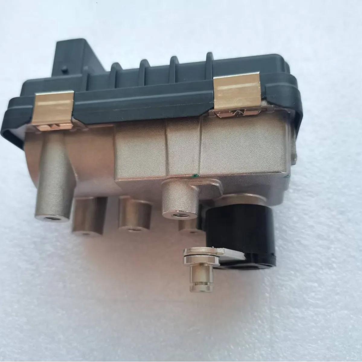 

Turbo Electronic Actuator G-001 6NW009660 For Mercedes W203 W211 W164 W251 E280 E300 C320 E320 G320 E350 ML350 CDI