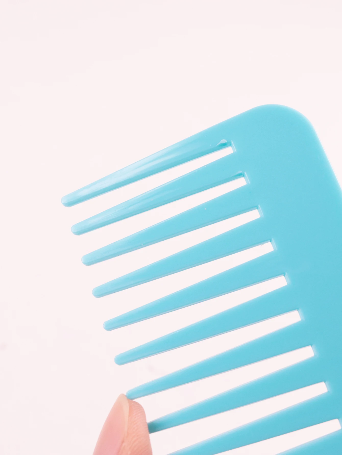 1 Thick Plastic Heat-Resistant, Anti-Static Long Toothed, Wide Toothed Salon Hairstyle Comb Special for Real Hair Wigs