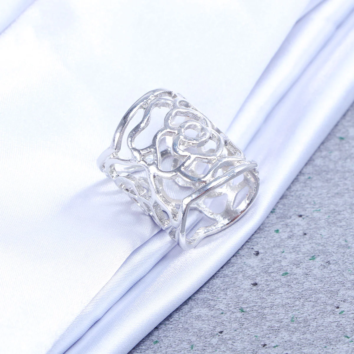 Scarf Rings and Slides Gold Plated Hollow Out Silk Scarves Korean Version Rose Buckle Tube Miss for Women