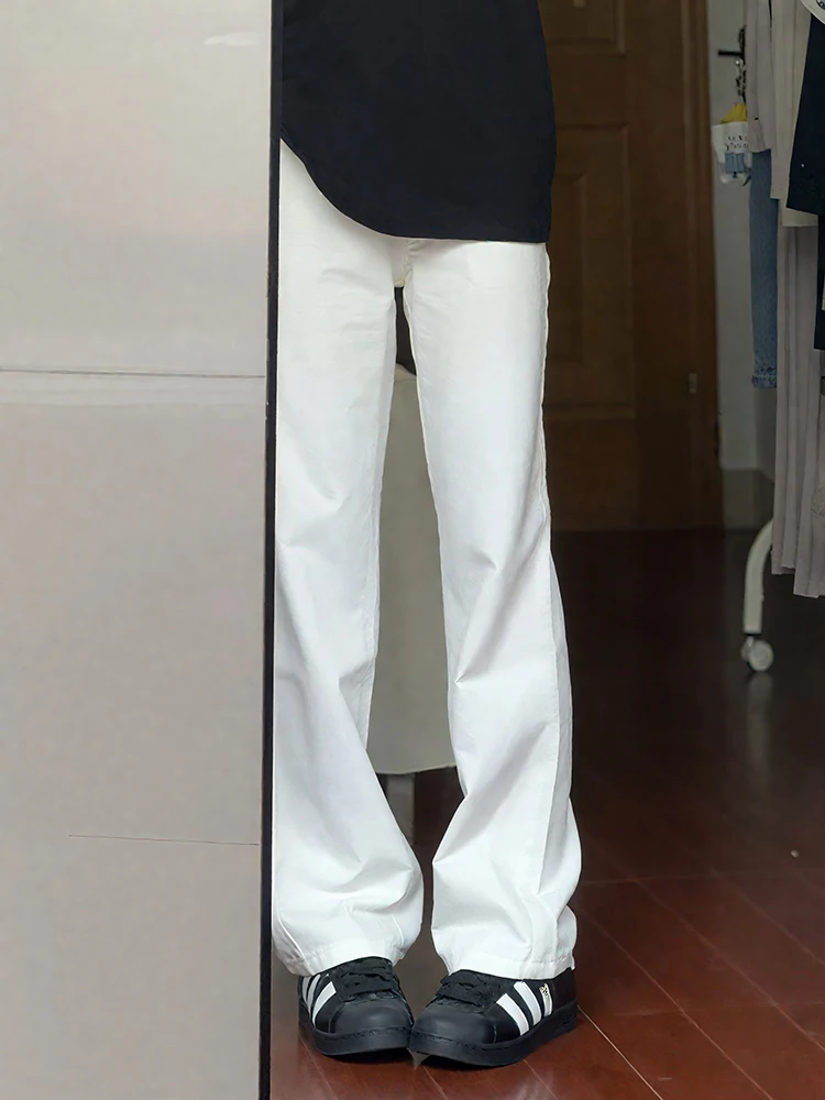 

Белые джинсы с высокой талией и прямыми штанинами для мужчин, зауженные, в американском стиле, Cleanfit, не обтягивающие, слегка расклешенные, молодежный тренд, хлопковый деним