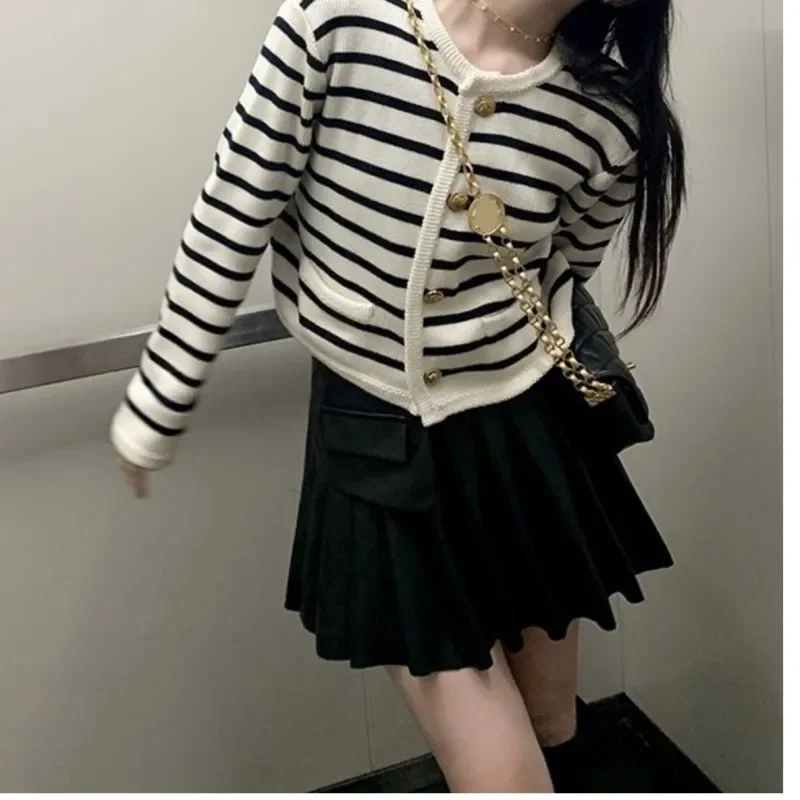 

Stripe Knitted Cardigan Women Spring Autumn O-neck Single Breasted Long Sleeve Crop Tops Fashion Casual Chic Female Sweaters