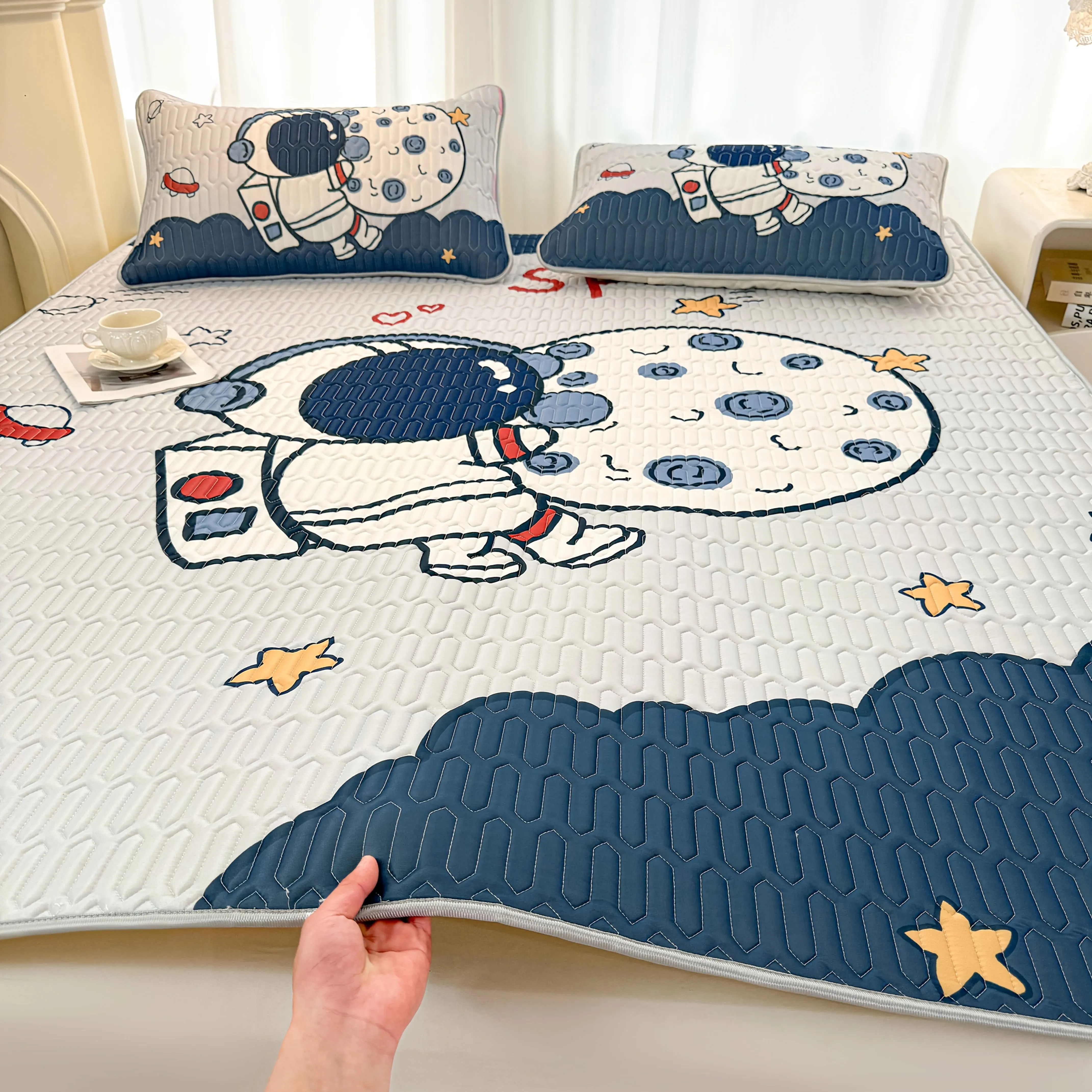 

2/3pcs Soft cool multi-piece summer bedding Breathable latex mat and pillowcase washable for bedroom and dormitory (1 mat +1/2 p