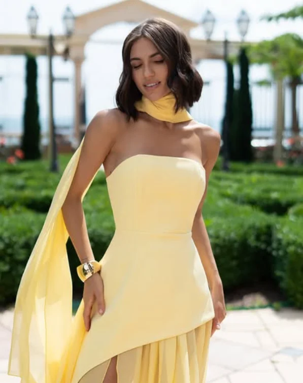 高品質カスタマイズされたストラップレス足首丈背中の開いたチュールノースリーブ Vestidos パラ Bodas Mujer Invitada ドレス女性のためのローブ