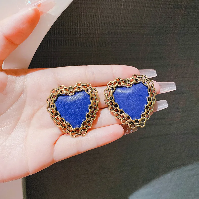 المألوف أنيق الأزرق الجلود سلسلة معدنية القلب أقراط للنساء فتاة قرط الاذن المرصع HUANZHI 2026 جديد مجوهرات هدية #5