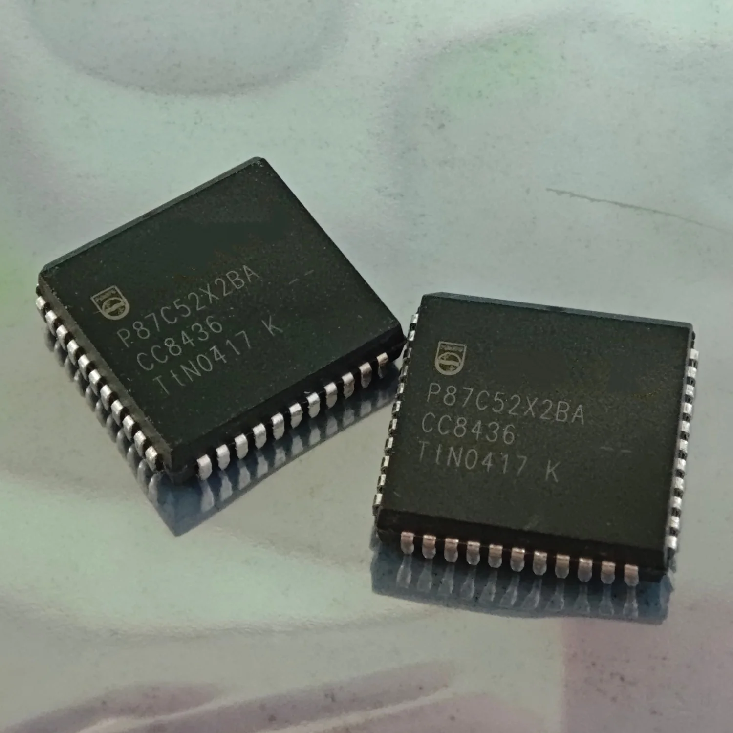 1~10pcs/lot P87C52X2BA PLCC44 P87C52 100% Brand New Original