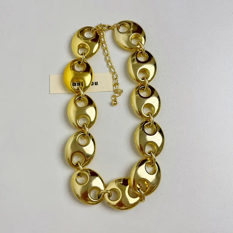 Vintage Exaggerated Thick Chain Pig Nose Necklace Hip Hop Feminine Chic Acrylic Choker Birthday Party Jewelry Accessory