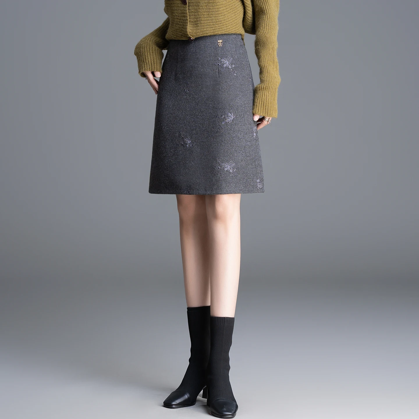 ZUZK Winter Fashion Embroidery Decoration Short A-line Skirt Women Korean Version Elastic Waist Woollen Warm Skirts Retro Skirts