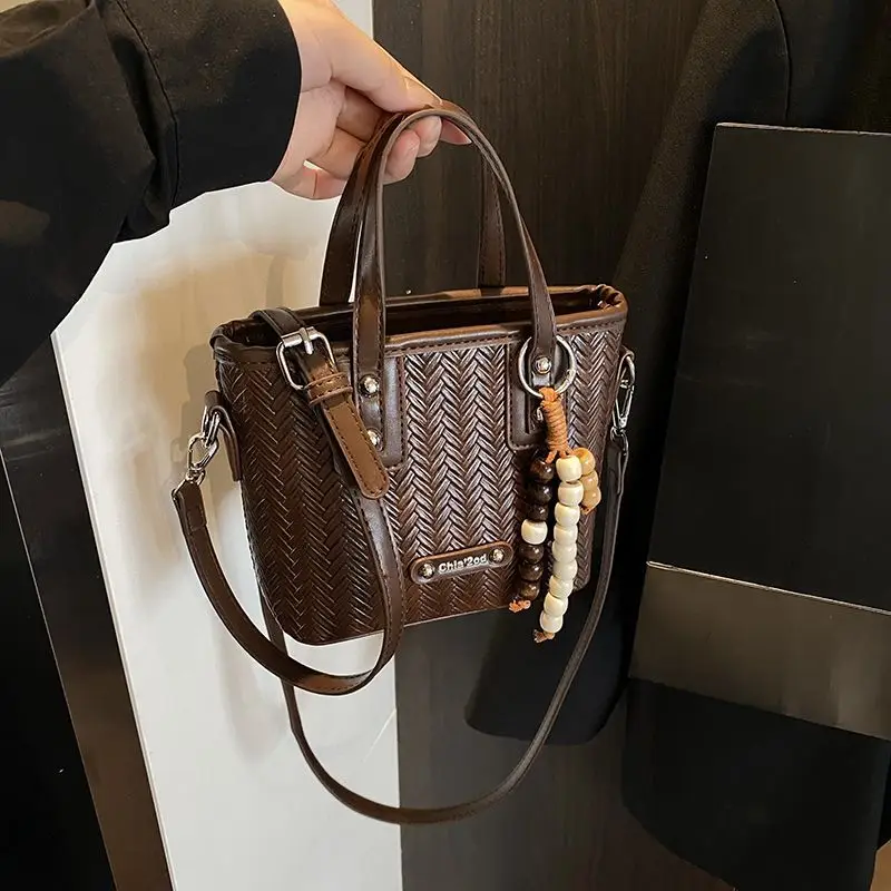 

JIAERDI Retro Woven Handheld Bucket Bag Women Wheat Rivet Large Capacity Shoulder Bag Ladies Fashion Luxury Casual Crossbody Bag