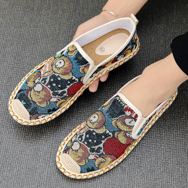 2023 Hot Men Loafers Fashion Embroidered Flat Shoes Moccasin Men Summer Casual Slip On Shoes Men Comfort Canvas Footwear Male