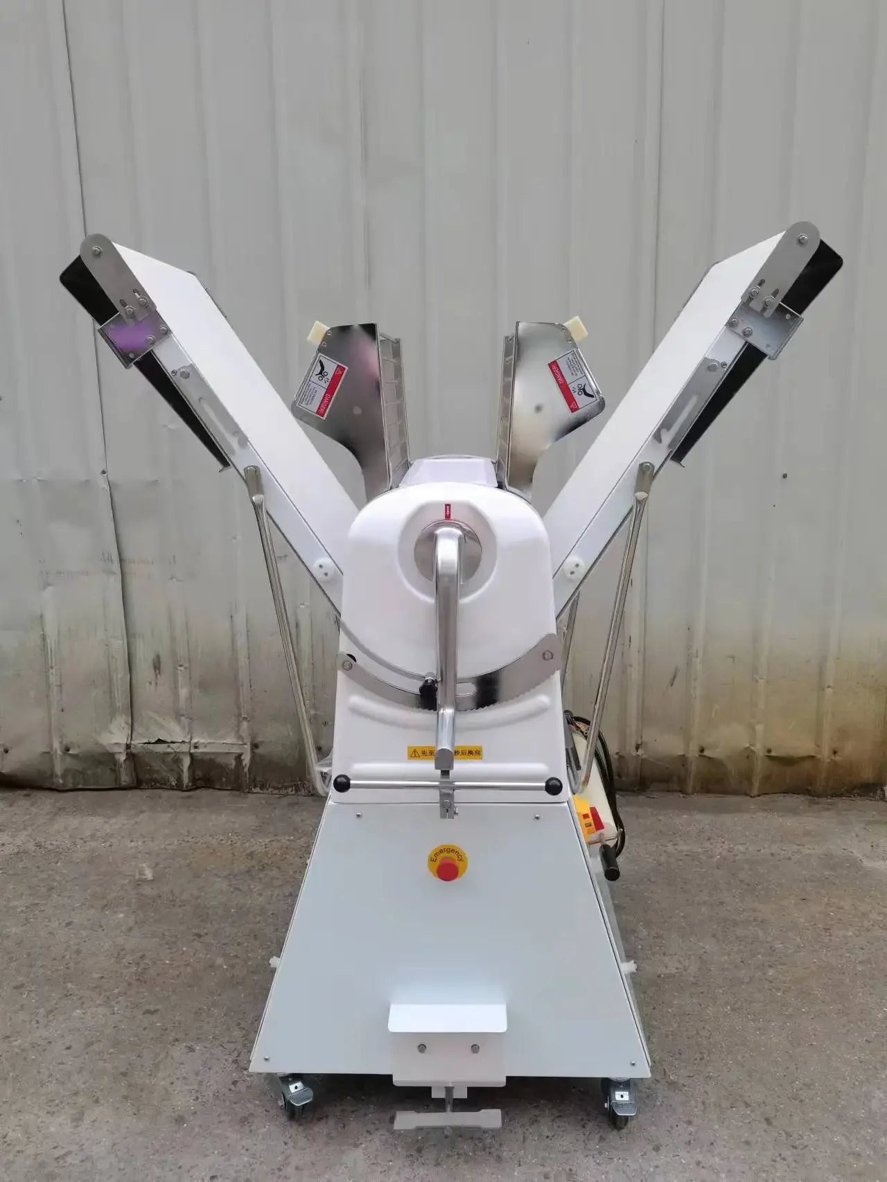 Aço inoxidável Commerical Massa Rolo Sheeter, Padaria Equipamentos, Croissant Cutter Machine