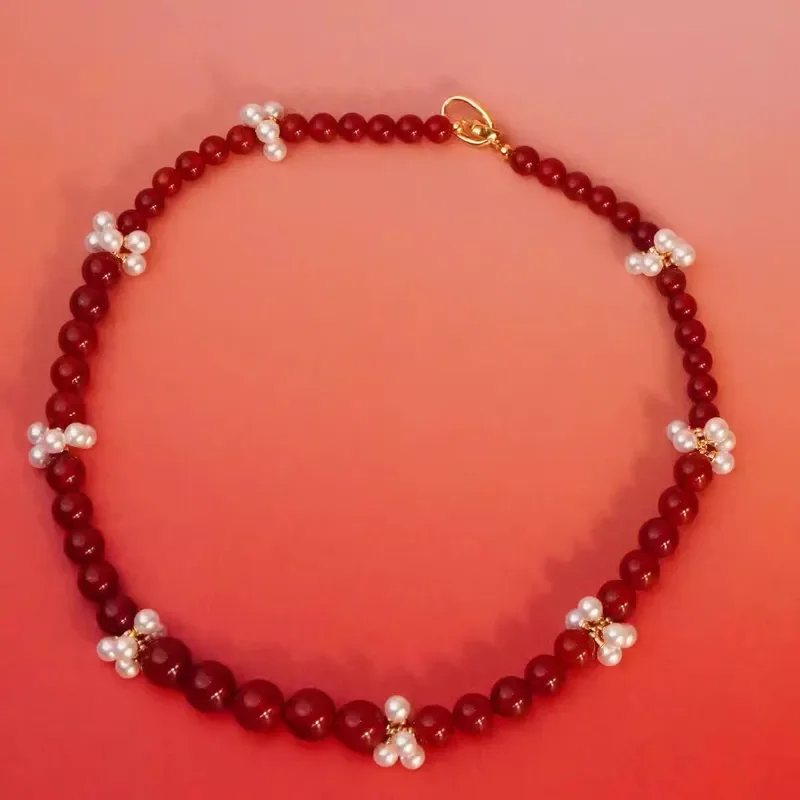 New Year's agate small flower beaded necklace retro high sense niche simple necklace pearl bell collarbone chain