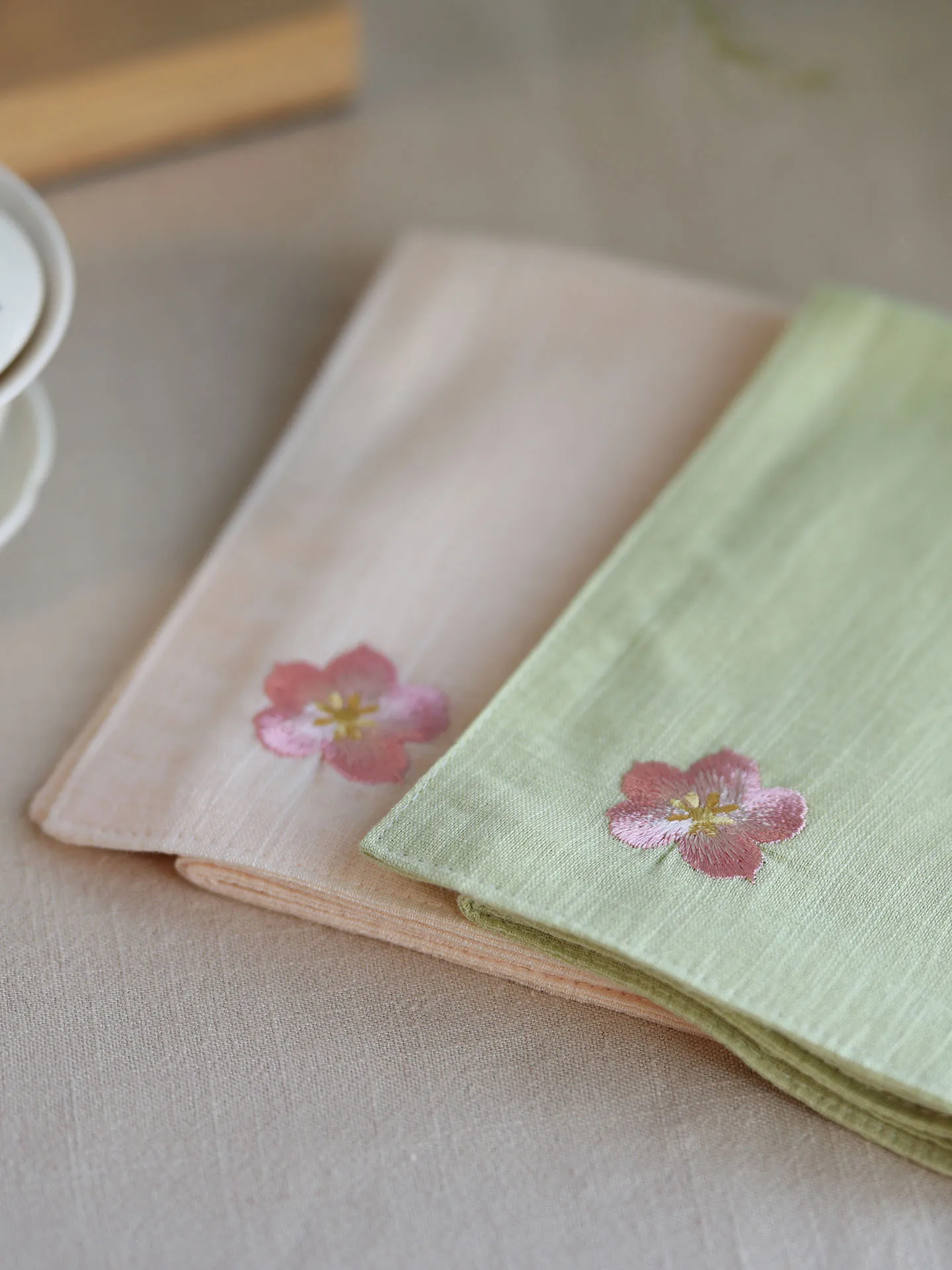 Chinese Style 100 Cotton Embroidered Peach Blossom Vintage Unisex Soft Absorbent Handy Square Hanky Lucky Auspicious Daily Gift
