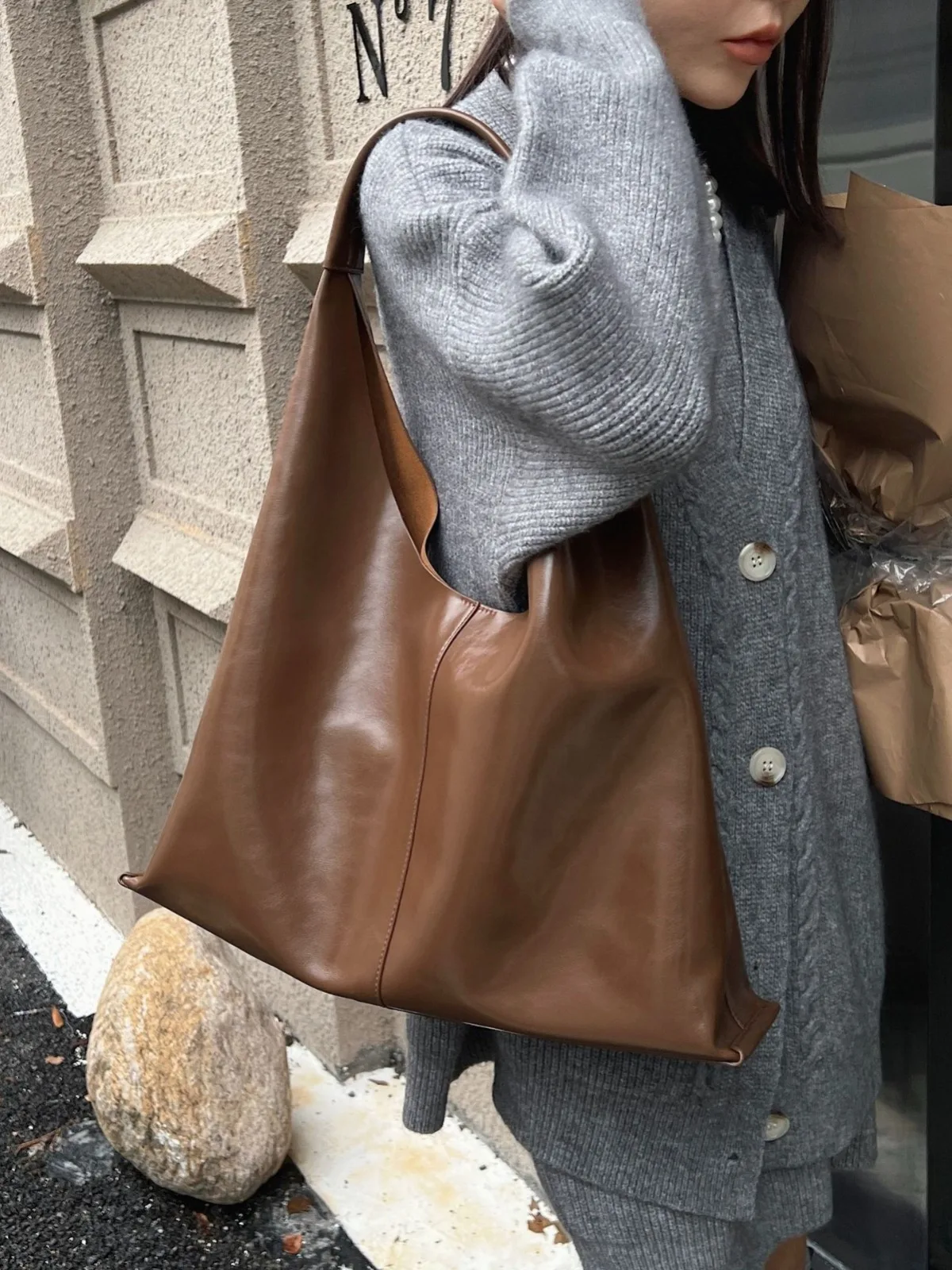 firmranch-texture-premium-peau-de-vache-douce-lisse-grande-capacite-trajet-femmes-une-epaule-aisselle-sac-fourre-tout-pochette-classique