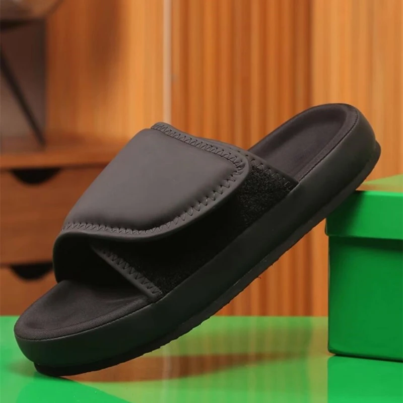 New Fashion Men Slippers Summer Comfortable Luxury Outdoor Beach Shoes Thick Sole Fashion Hook & Loop Bread Sandals