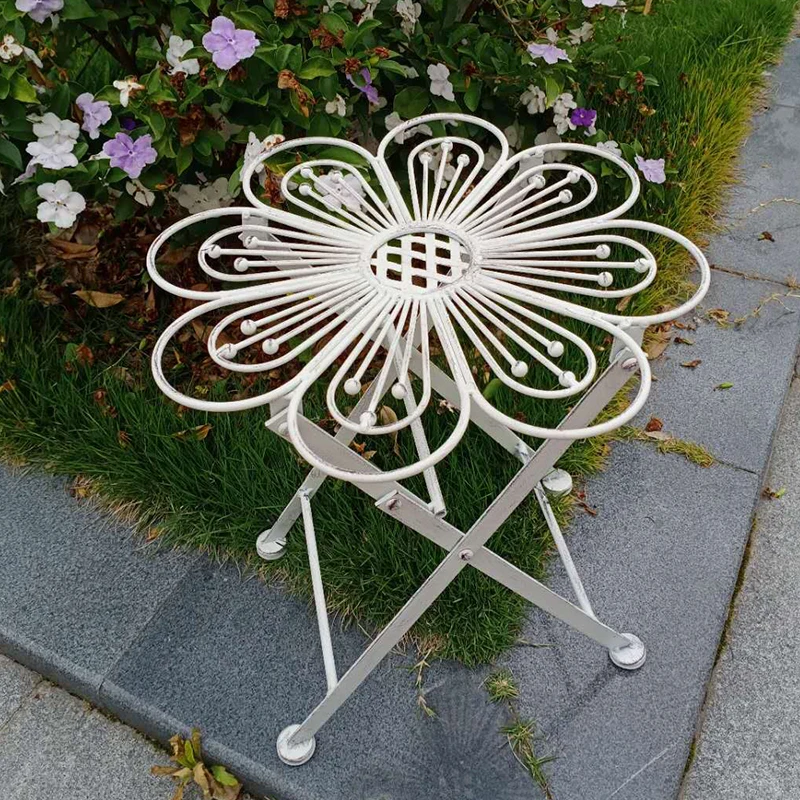 Vintage Wrought Iron Folding Table with Floral Design Garden Mini Side Table European Plant Stand Do Old Metal Balcony Decor