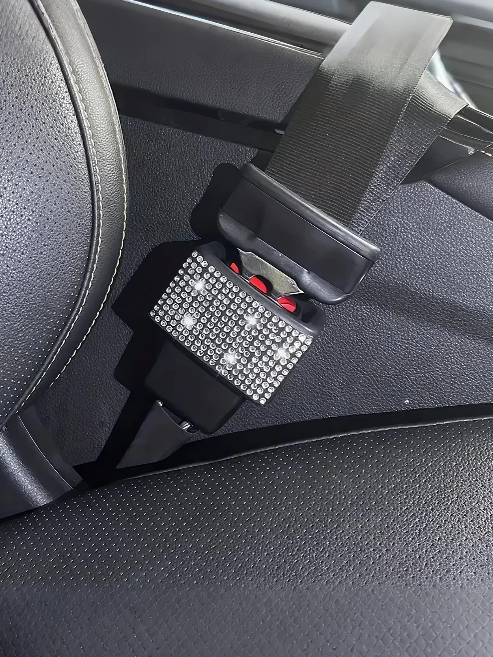 

2 шт. защитные розетки для автомобильных ремней безопасности — сверкающий дизайн со стразами, женские эксклюзивные украшения для салона автомобиля.