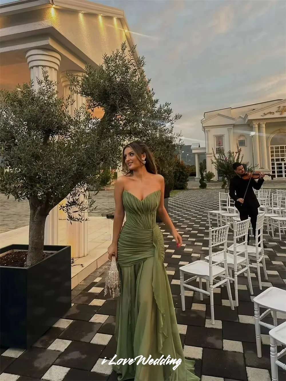 Green V-Neck Prom Dresses Chiffon Sleeveless Backless Lace Mermaid Floor-Length Pleated Luxury Saudi Arabia Dubai Customized