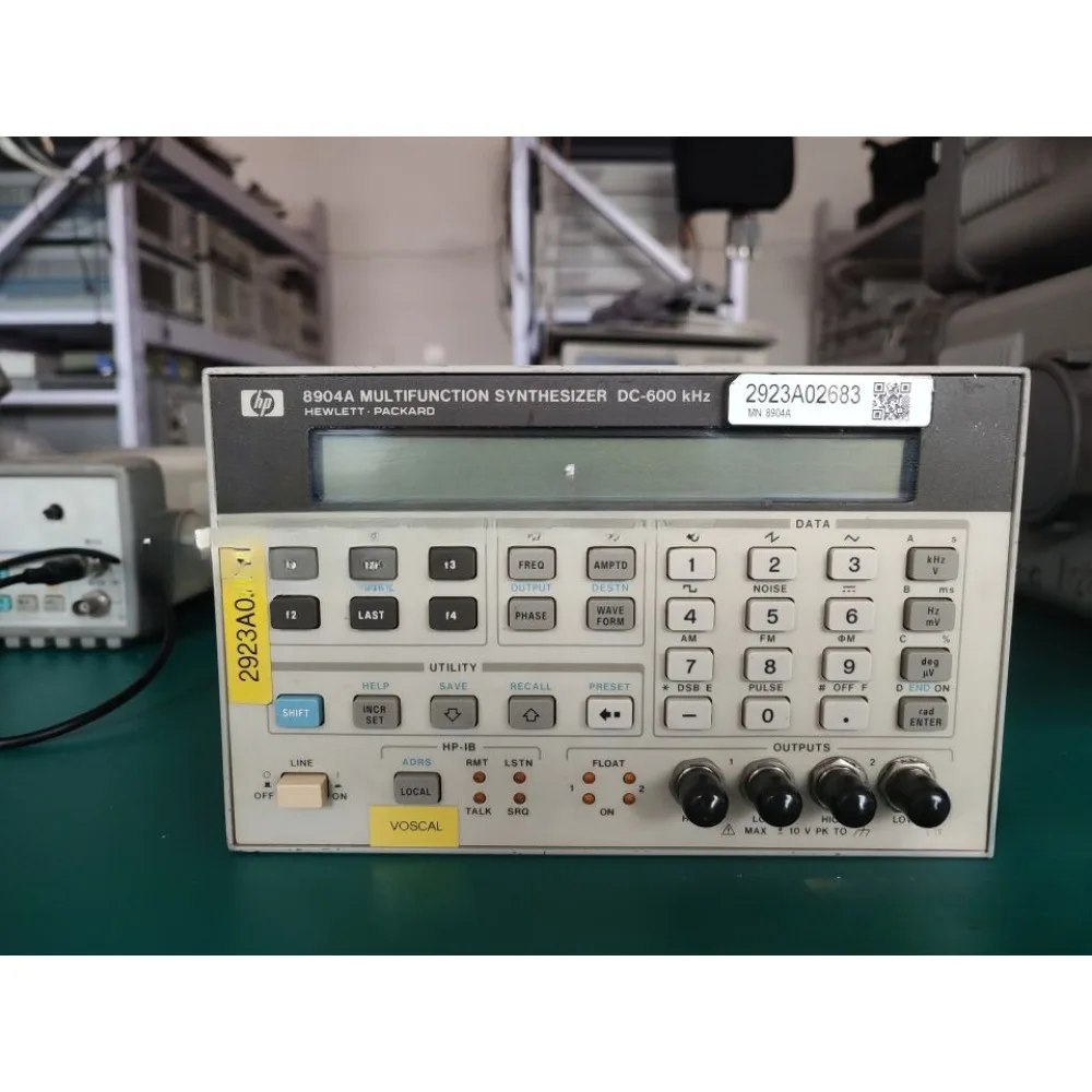 Многофункциональный синтезатор Agilent 8904A, используется на 4 канала