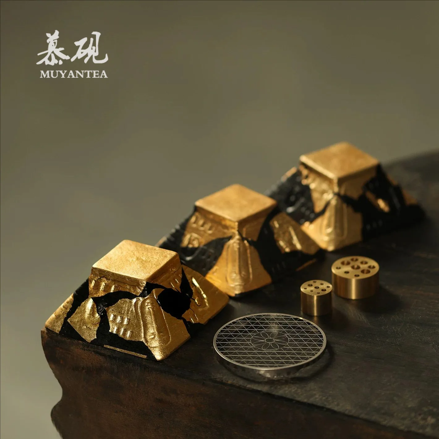 Mu Yan Hamade Lacquer Gold Foil Burner Dunhuang Cultural High-E Tibetan Incense Holder, Creative Agarwood A Saalwood
