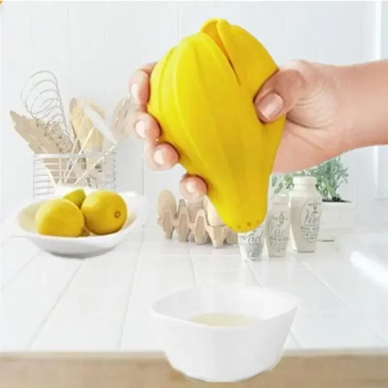 

Practical Convenient Food Grade Silicone Manual Juicer Fruit Orange Lemon Press Squeezer Citrus Juicer Kitchen Gadget Tools