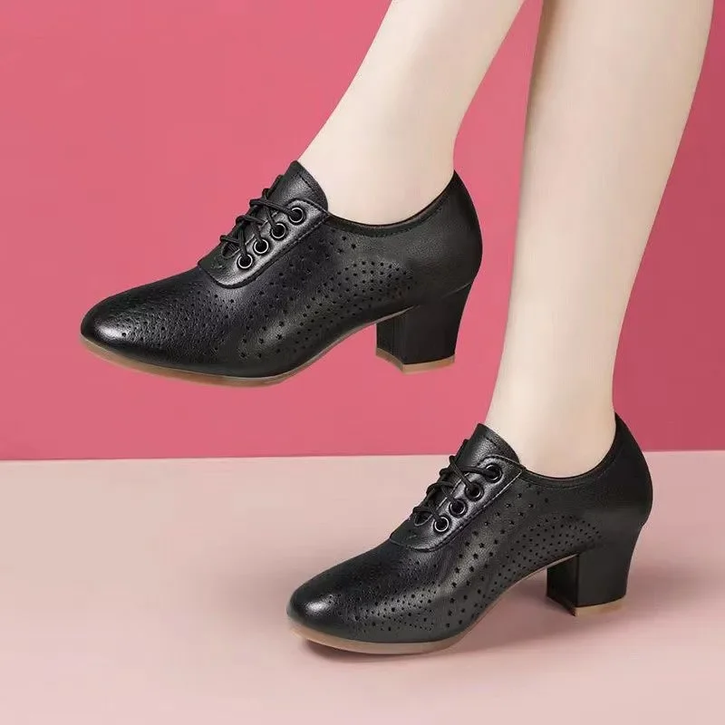 Women Classic High Quality Beige Lace Up Shoes Zapatos De Mujer Lady Fashion Pointed Toe Black Pu Leather Shoes Sapatos H7065