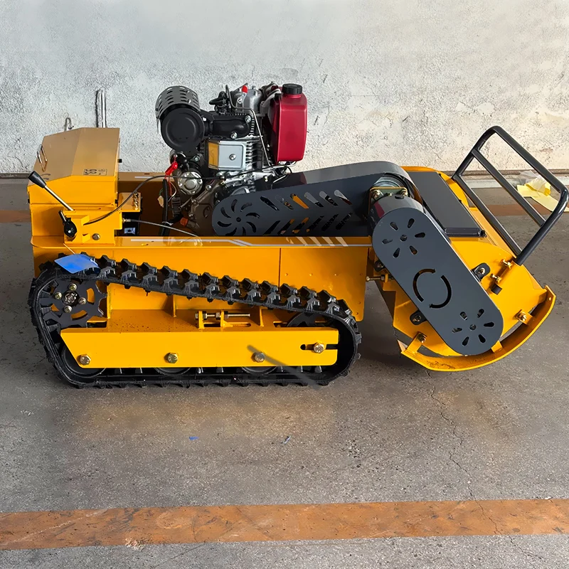 Piccolo tosaerba personalizzato Macchinari da giardino Telecomando Operazione remota Tosaerba multifunzione cingolato