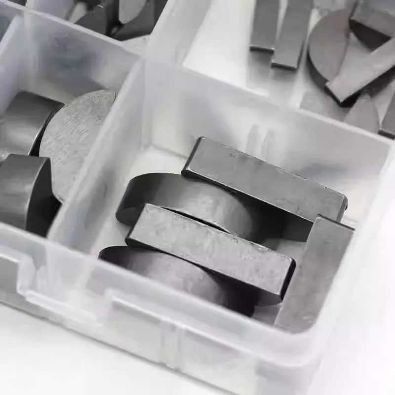 

Набор шпонок Вудруффа из углеродистой стали M2.5-M8 для крепления валов и коленчатых валов в механических системах, обеспечивает передачу крутящего момента