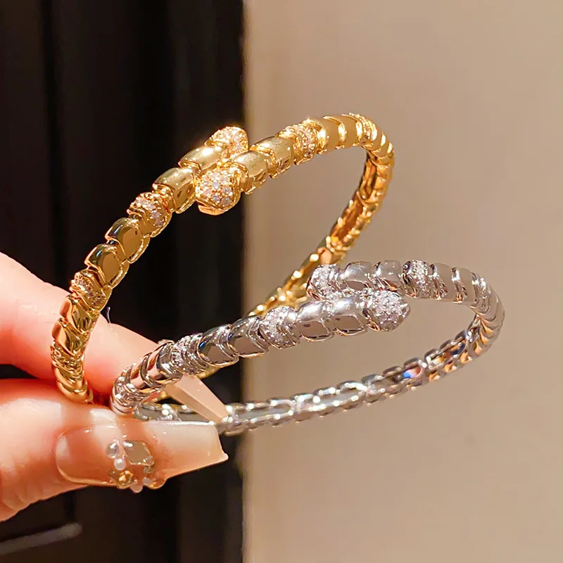 Classic Design Crystal Arrow Bangles for Women Fashion Brand Jewelry Zirconia Golden Bracelet Party Accessories