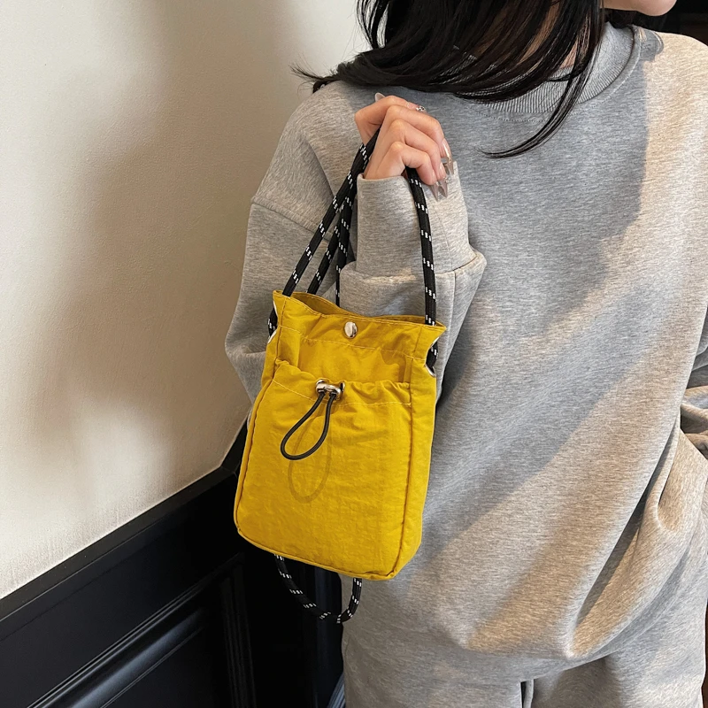 حقيبة صغيرة من القماش برباط خفيف الوزن بتصميم بسيط: محفظة عملات معدنية صغيرة متعددة الاستخدامات بكتف واحد للهواتف المحمولة