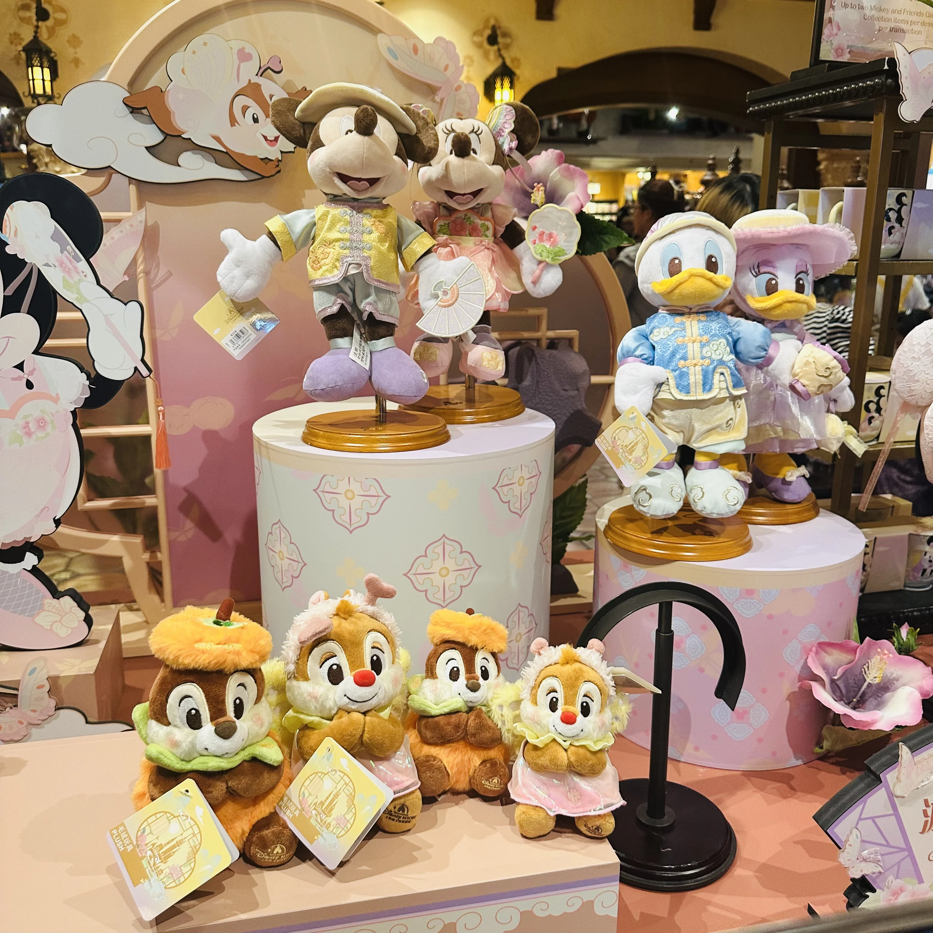 Shanghai Disneyland 2025 Mickey, Minnie, Donald Duck, Chip 'n' Dale Plush Dolls Bag Charms - Children's Gift Souvenirs