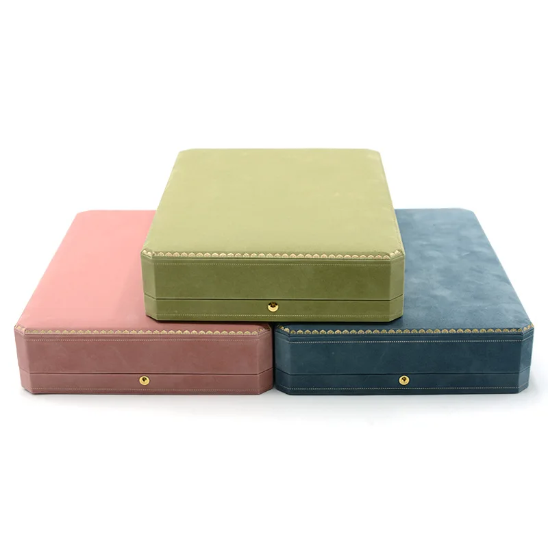 Wholesale Luxury Velvet Large Pearl Necklace Box High Quality Jewelry Packaging Box With Gold Buttons Customization