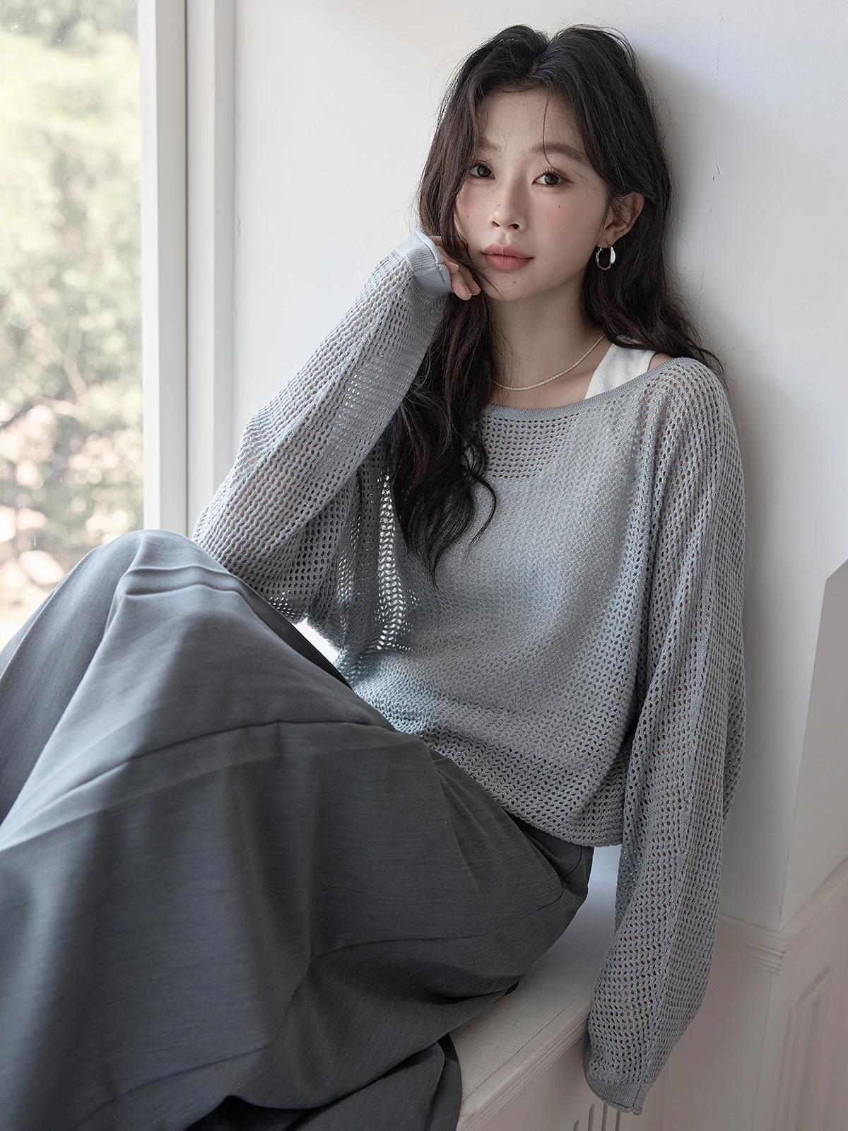 

Женский вязаный комплект из двух предметов с вырезами и бретелями, свободный универсальный топ, новинка Весна 2026, для повседневной носки, модный корейский бренд