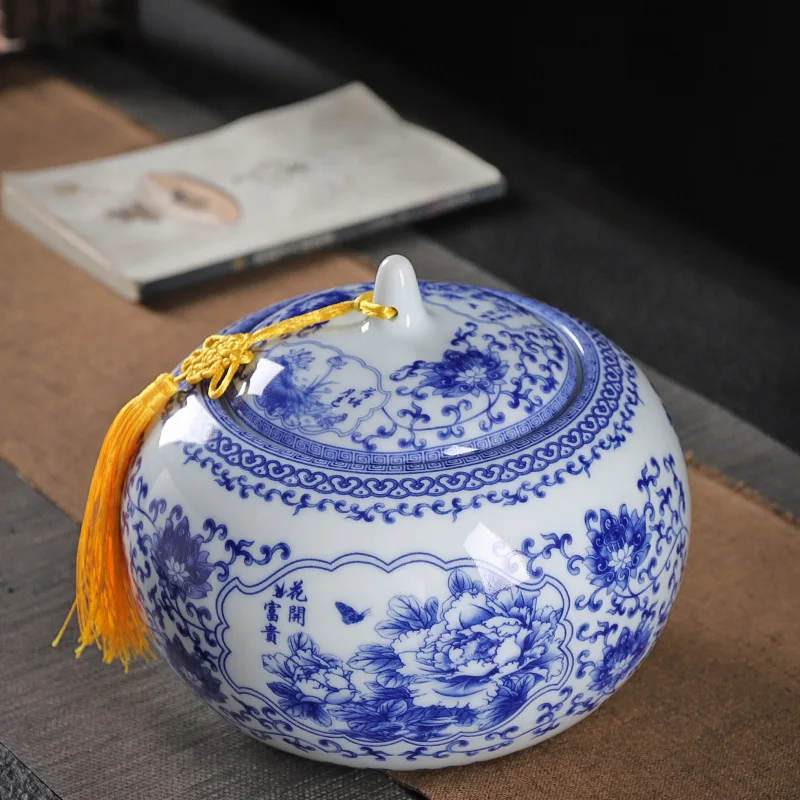 

Chinese Blue and White Porcelain Tea Pot Hand-painted Flower Ceramic Storage Jar with Lid Sealed Candy Jar Crafts Decoration New