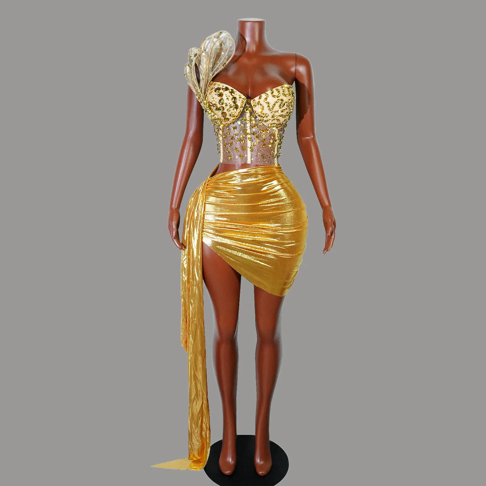 ทอง Rhinestone 2 ชิ้นชุดผู้หญิงที่ไม่มีสายหนังพู่เครื่องแต่งกาย-ไนท์คลับพรหมเวทีปาร์ตี้ขายส่งคาบาเร่ต์ฉลองชุด ​