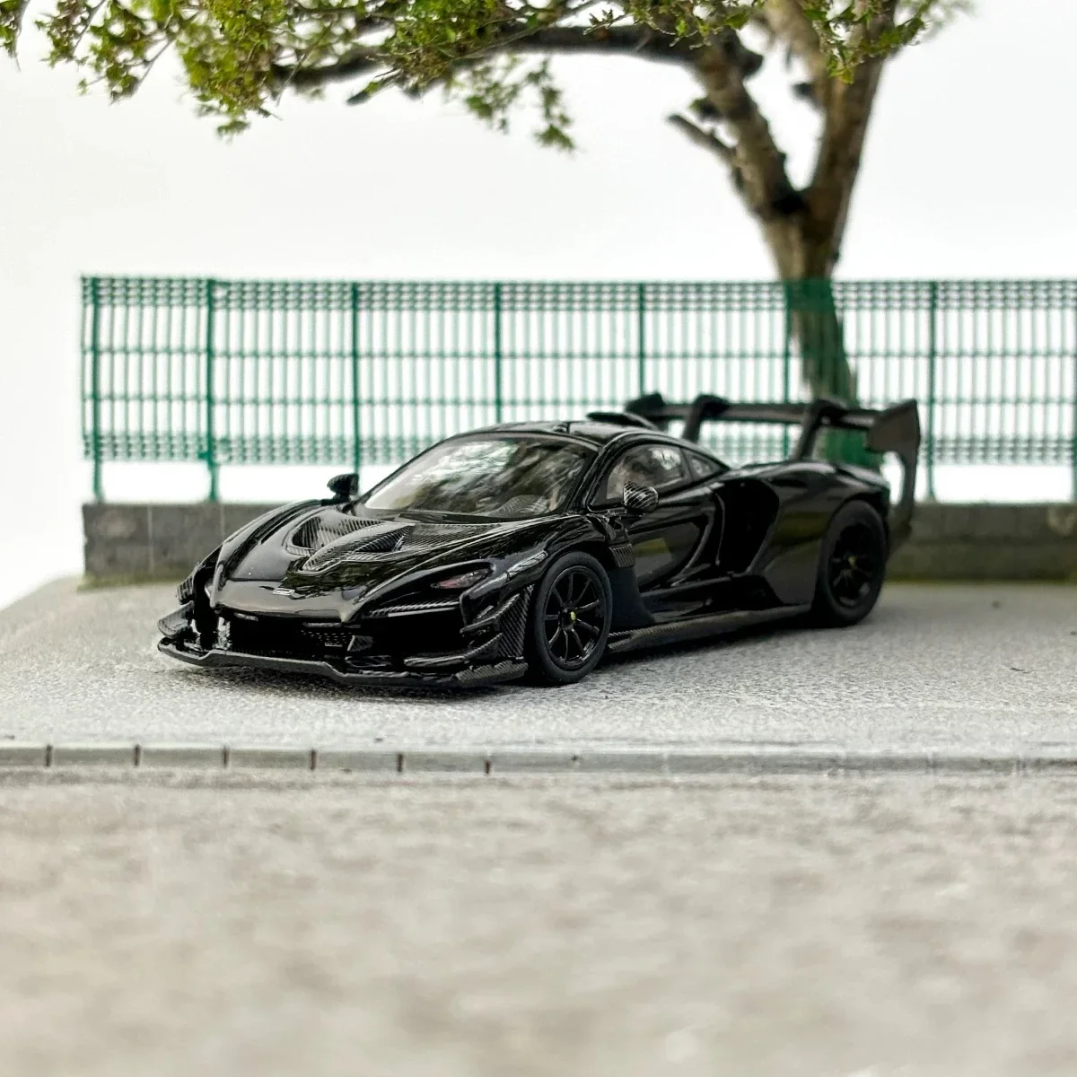 B-M CM Model 1:64 SENNA GTR Black Carbon Fiber version Alloy car model - in stock