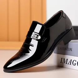 Men Dress Leather Shoes Slip on Patent Leather Mens Casual Oxford Shoe Moccasin Glitter Male Footwear Pointed Toe Shoes for Men