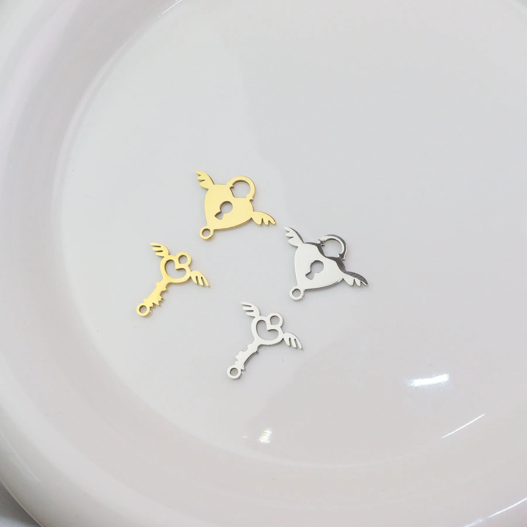 5sets Stainless Steel Shiny Key Lock Friends Jewelry Charms Bracelet Connecter Pendant DIY Handcraft Waterproof Antiallergic