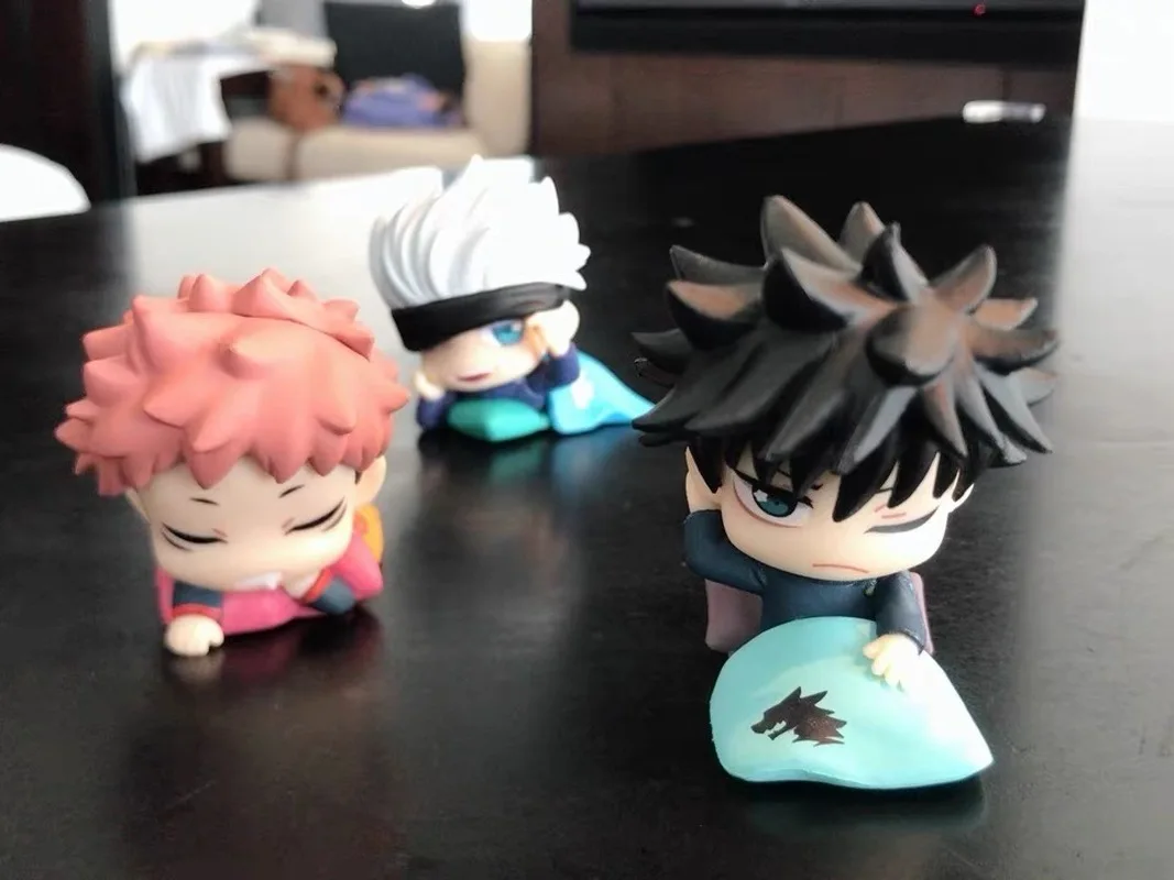 Mini Jujutsu Kaisen Sleeping Figure Gojo Satoru Itadori Yuji Megumi Maki Toge bambole modello in Pvc figurine da collezione giocattoli carini