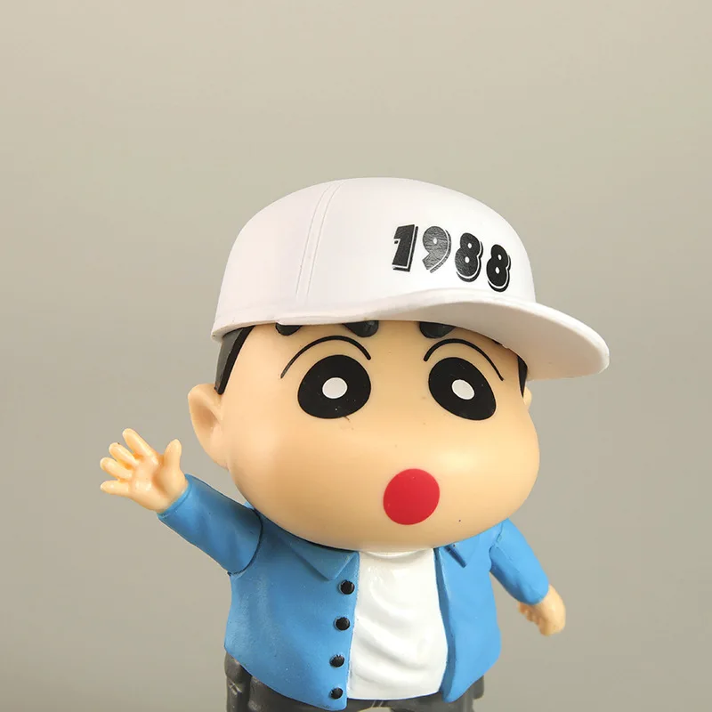 Crayon de dessin animé Shin-Chan portant un chapeau, figurine d'anime, figurine d'action Kawaii, collection de jouets, ornements de bureau, poupées modèles en PVC