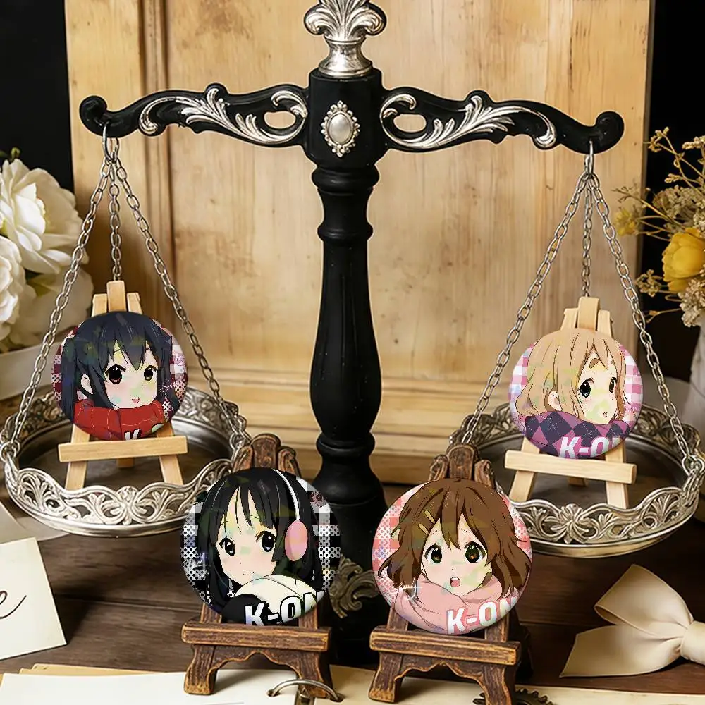 fanart cute Anime K-K-ON Hirasawa Yui round Badge Laser Style pins Peripheral Lapel Pins Goods Tinplate Brooch﻿ bag decor