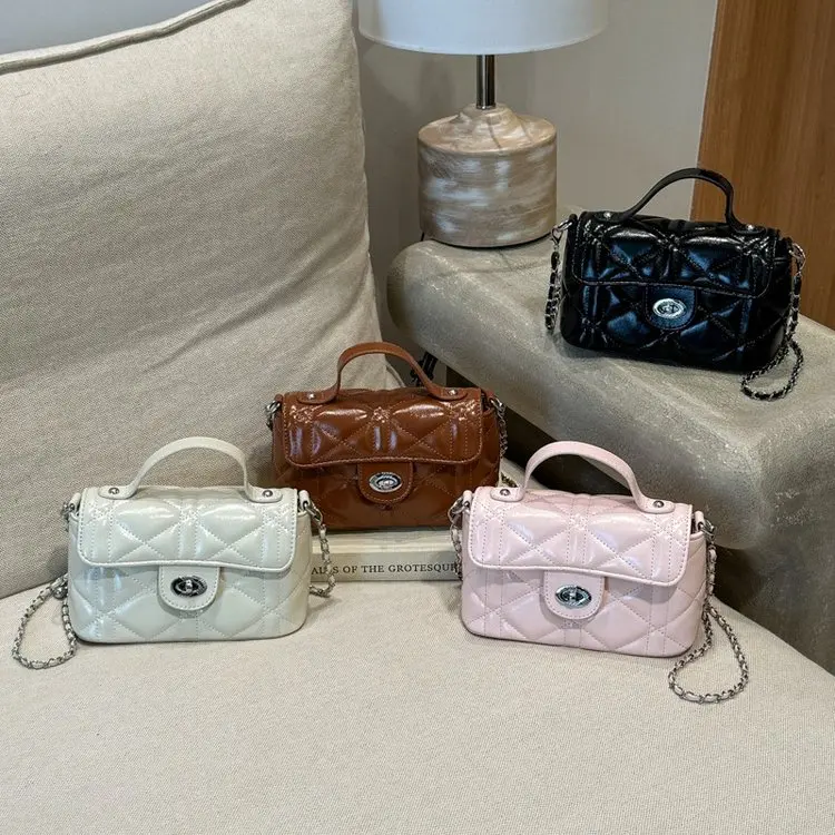 

2026 New Women's Bag Design Simple Personalized Chain Shoulder Strap Bag Casual Daily Commuting Shoulder Messenger Women's Bag