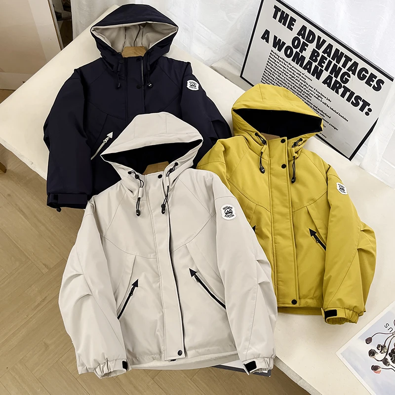 Thickened Lamb Velvet Hooded Jacket Women's Outdoor Windproof Waterproof Winter Coat Warm Commuter Style Regular Fit Zipper